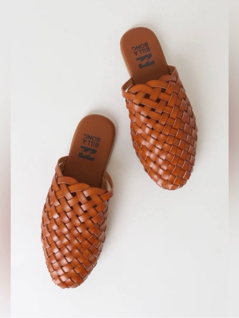 NWOT Billabong woven braided leather slides size 10